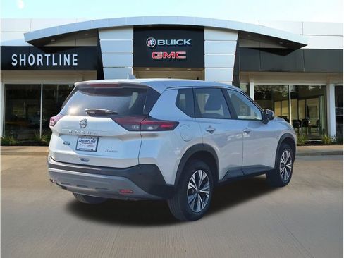 Used 2023 Nissan Rogue SV AWD/4WD image 3