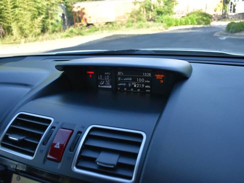 Used 2016 Subaru Forester 2.5i Touring w/ Eyesight & Navigation System image 23