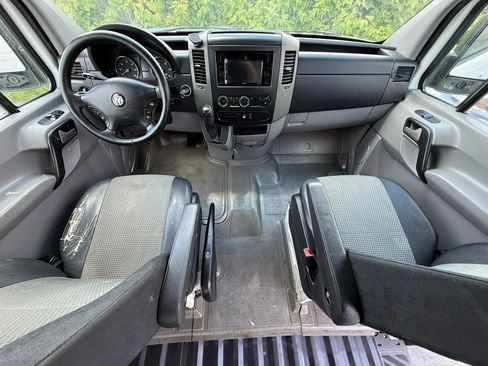 Used 2008 Dodge Sprinter 2500 RWD image 8