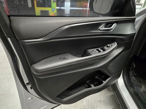 Used 2023 Jeep Grand Cherokee L Laredo AWD/4WD image 13