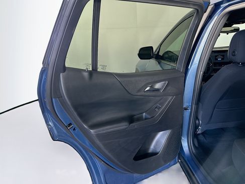 Used 2025 Chevrolet Equinox LT FWD image 24
