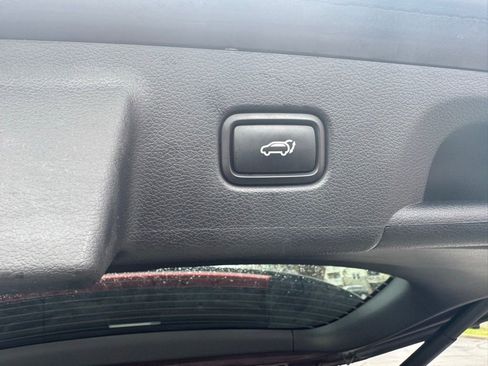 Used 2022 Hyundai Palisade Calligraphy image 8