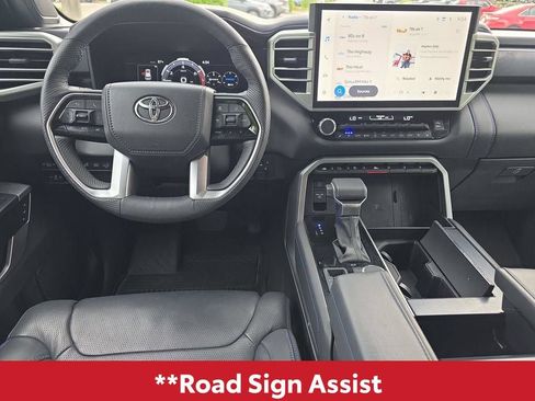 Used 2025 Toyota Sequoia Platinum AWD/4WD image 21