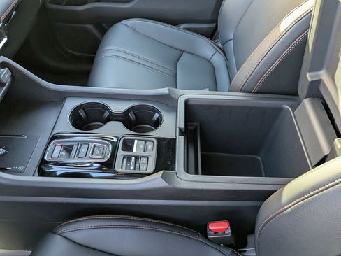 Used 2025 Honda Pilot TrailSport image 27