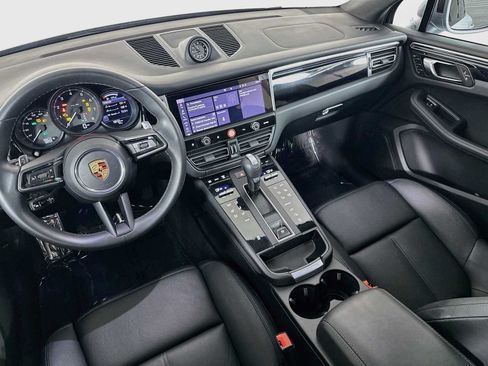Certified 2026 Porsche Macan AWD/4WD image 25
