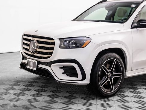 Certified 2025 Mercedes-Benz GLS 450 4MATIC image 40