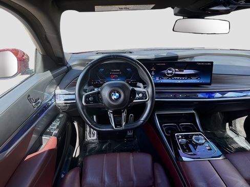 Used 2023 BMW 760i xDrive image 19