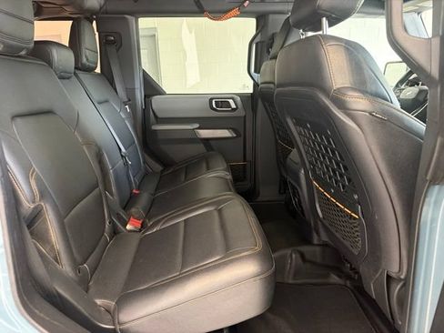 Used 2022 Ford Bronco Badlands w/ Sasquatch Package AWD/4WD image 12