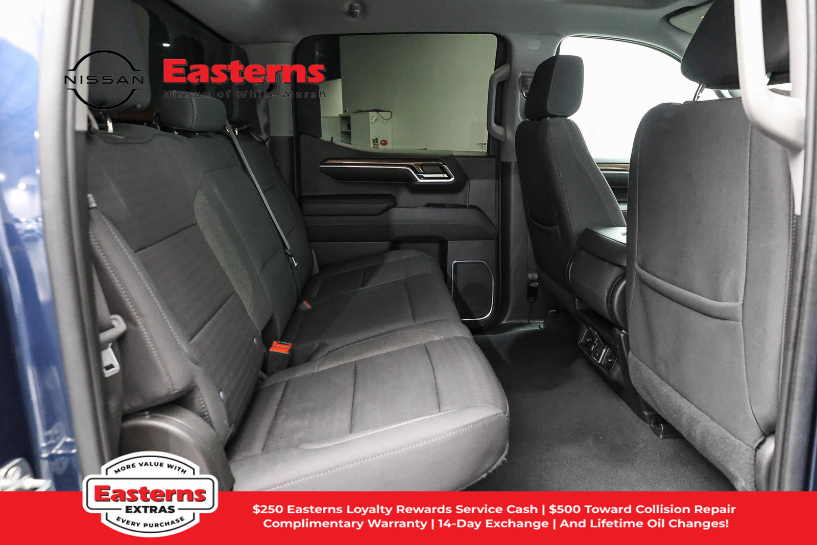 Used 2023 Chevrolet Silverado 1500 LT AWD/4WD image 25