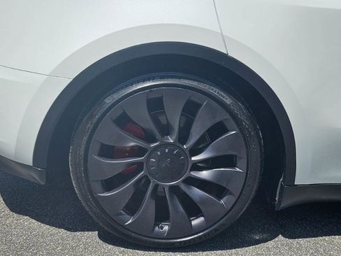 Used 2023 Tesla Model Y Performance AWD/4WD image 16