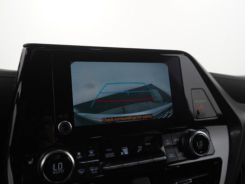 Used 2025 Toyota Highlander XSE image 28