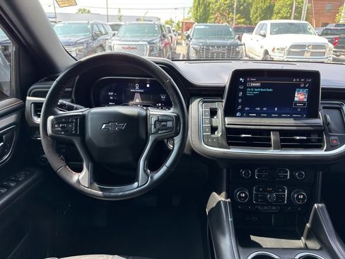 Used 2022 Chevrolet Suburban RST w/ Luxury Package image 15