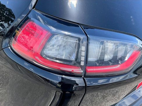 Used 2021 Jeep Cherokee Latitude Plus image 20