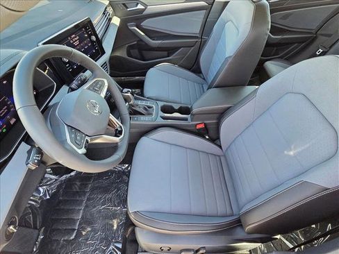 New 2026 Volkswagen Jetta SE FWD image 4