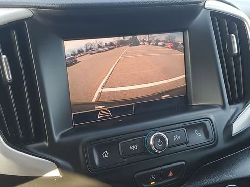 Used 2024 GMC Terrain SLE w/ Driver Convenience Package image 19