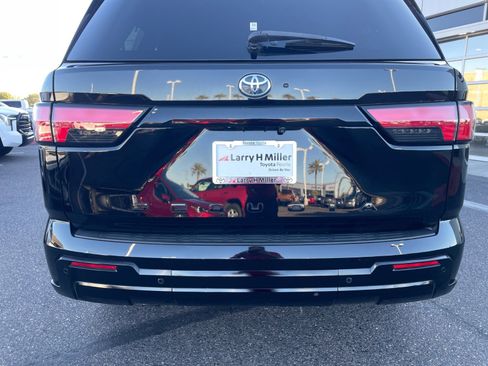 Certified 2023 Toyota Sequoia Platinum image 24