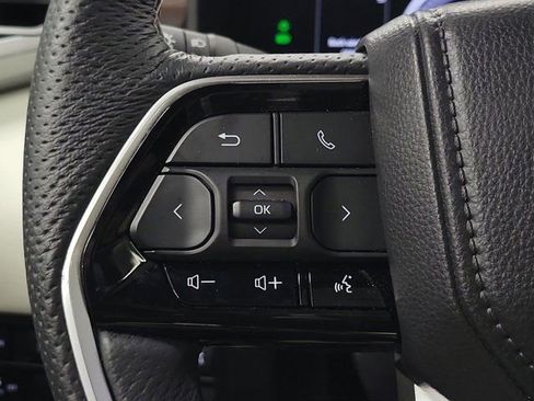 Used 2025 Toyota Sequoia Capstone AWD/4WD image 24