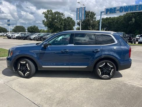 Used 2023 Kia Telluride S w/ S Sunroof Package FWD image 3