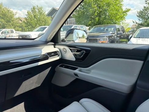 New 2026 Lincoln Aviator Reserve AWD/4WD image 19