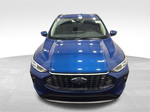 Used 2023 Ford Escape Platinum image 2