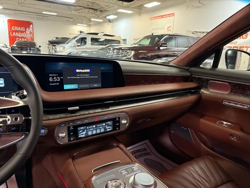 Used 2025 Genesis G90 3.5T image 36