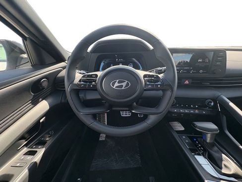 New 2026 Hyundai Elantra SEL Sport FWD image 12