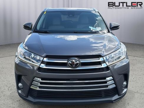 Used 2018 Toyota Highlander Limited FWD image 9