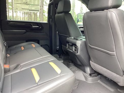 New 2026 GMC Sierra 2500 AT4 w/ AT4 Premium Plus Package AWD/4WD image 22