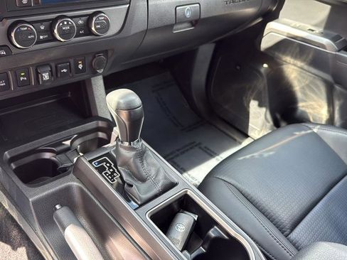 Used 2023 Toyota Tacoma TRD Sport w/ TRD Premium Sport Package AWD/4WD image 25