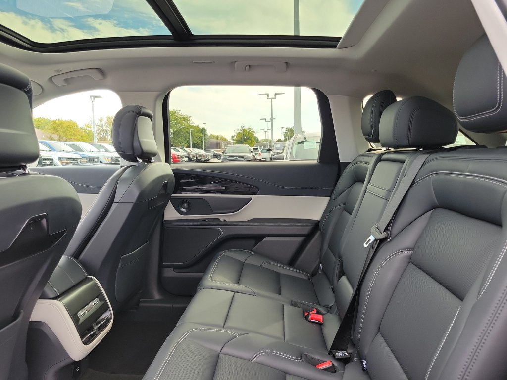Certified 2025 Lincoln Nautilus Premier w/ Equipment Group 102A AWD/4WD image 13