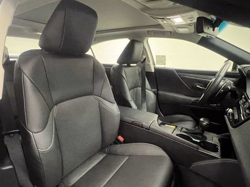 Certified 2025 Lexus ES 350 w/ Premium Package FWD image 11