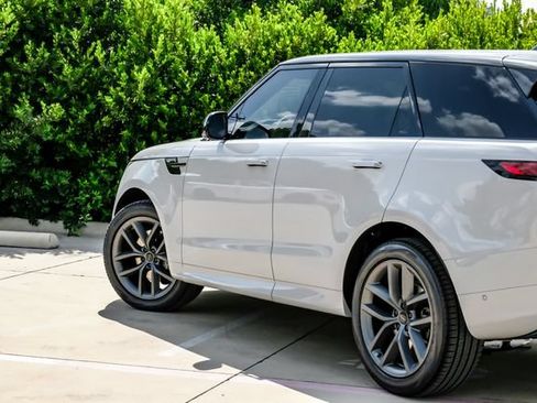 New 2026 Land Rover Range Rover Sport Dynamic SE AWD/4WD image 14