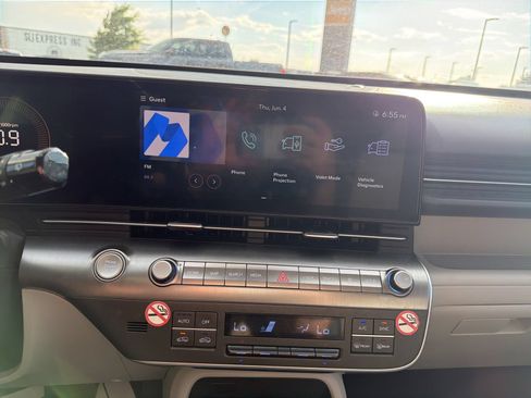 Used 2024 Hyundai Kona SEL AWD/4WD image 15