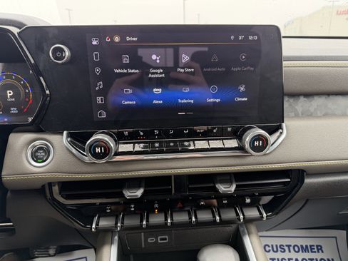 Used 2024 Chevrolet Colorado ZR2 w/ ZR2 Convenience Package III image 16