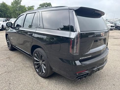 Certified 2026 Cadillac Escalade V w/ LPO, Floor Liner Package AWD/4WD image 5