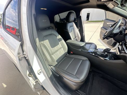 Certified 2024 Buick Envista Avenir FWD image 29