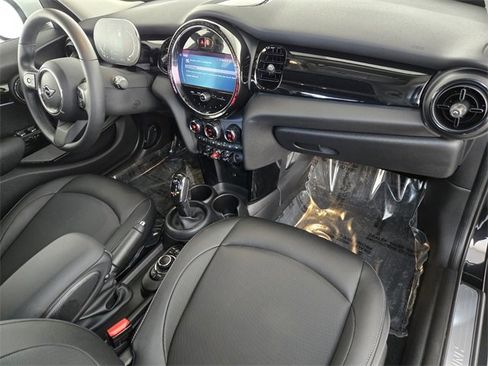 Used 2023 MINI Cooper 4-Door Hardtop image 18