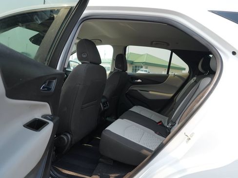 Used 2020 Chevrolet Equinox LS AWD/4WD image 18