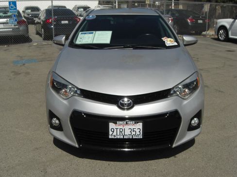 Used 2015 Toyota Corolla S FWD image 2