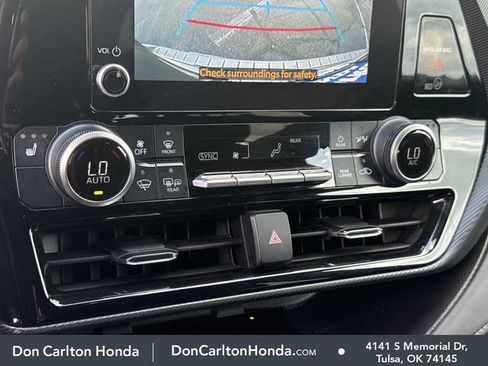 Used 2024 Toyota Highlander XSE FWD image 25