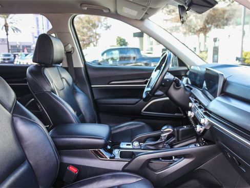 Used 2023 Kia Telluride S image 21