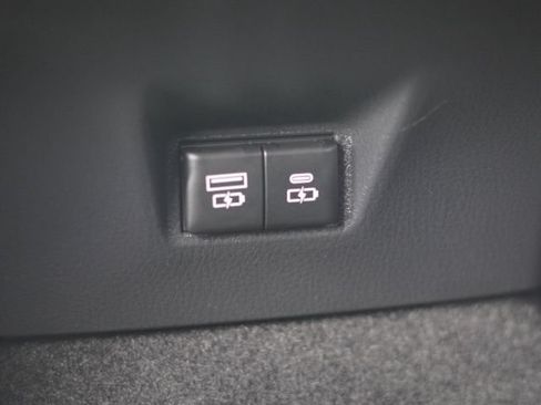 Used 2025 Toyota Camry LE w/ Convenience Package FWD image 35