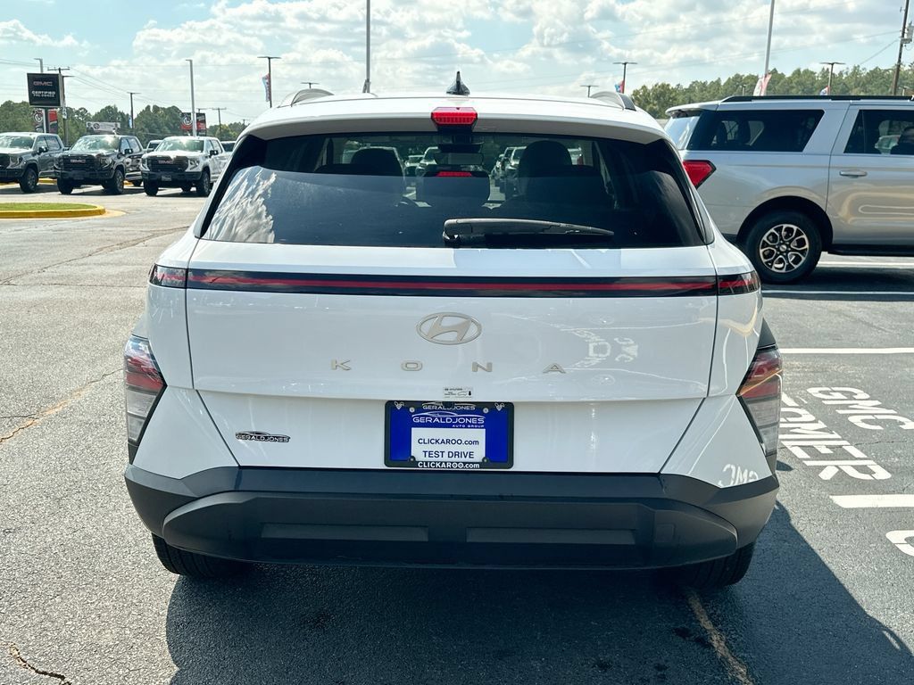 Used 2025 Hyundai Kona SEL FWD image 15