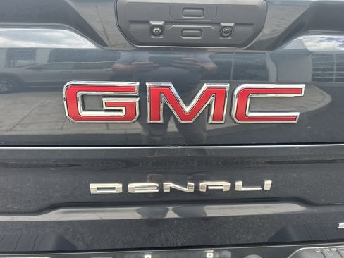 Used 2020 GMC Sierra 1500 Denali w/ Denali Ultimate Package AWD/4WD image 10