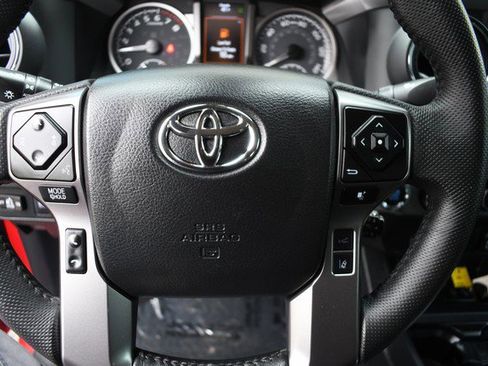 Certified 2023 Toyota Tacoma SR5 AWD/4WD image 30