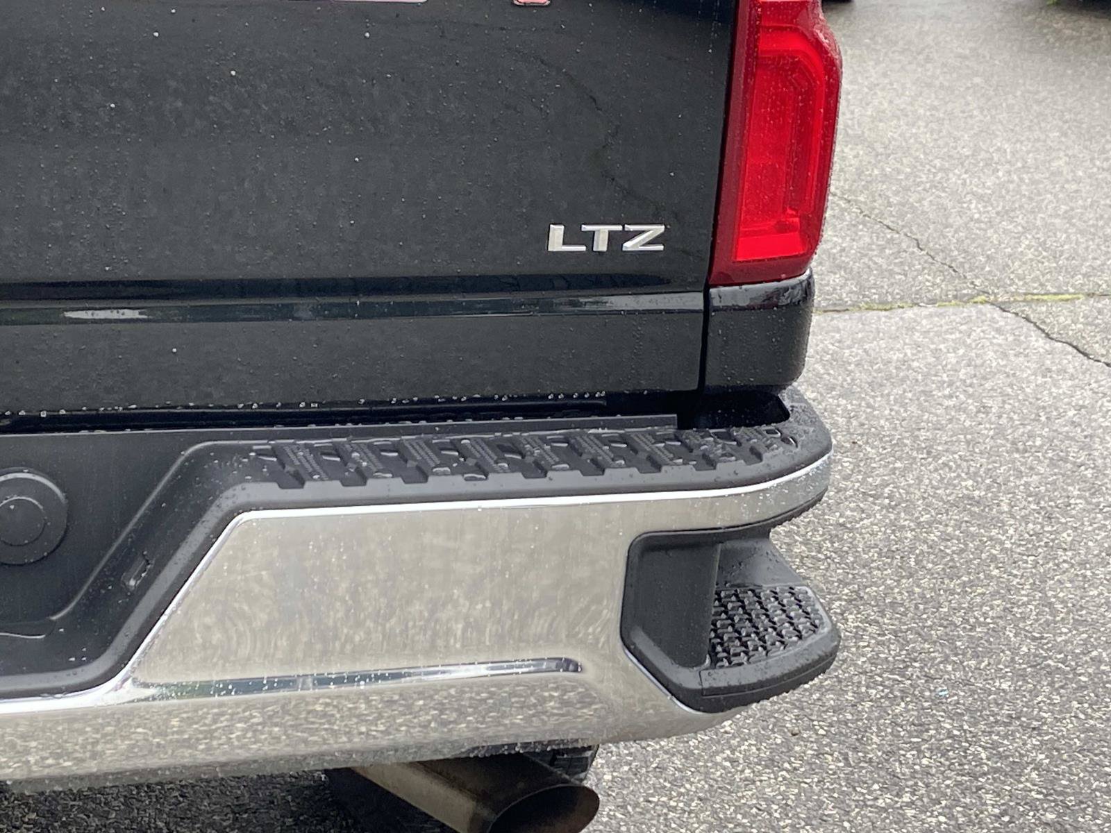 Used 2022 Chevrolet Silverado 2500 LTZ w/ Snow Plow Prep/Camper Package AWD/4WD image 5
