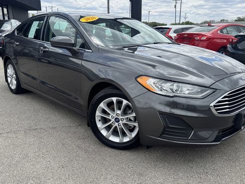 Used 2020 Ford Fusion SE FWD image 2