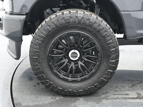 Used 2021 Ford F250 Lariat image 24