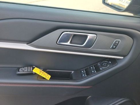 Used 2025 Ford Explorer ST-Line image 15