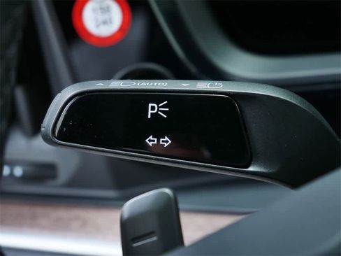 Used 2025 Porsche Cayenne image 22